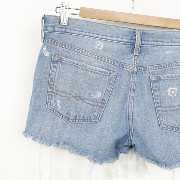 Lucky Brand The Cut Off Blue Paisley Distressed Floral Denim Shorts size 6 / 28 - Picture 7 of 11